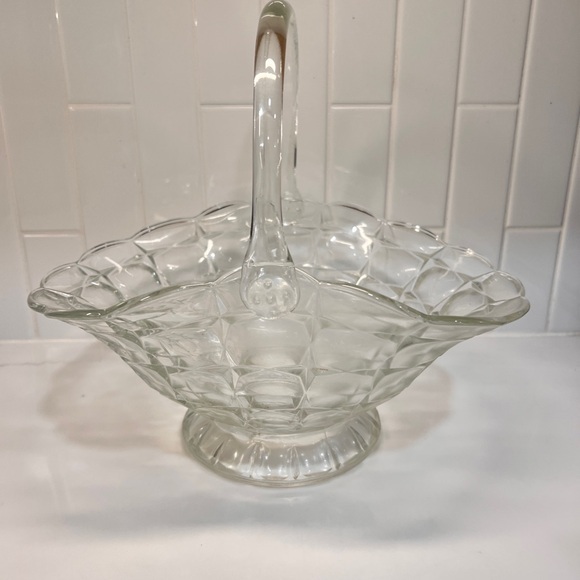 Vintage Glass Basket Vase  Indiana Glass Tiara Constellation - Picture 1 of 5